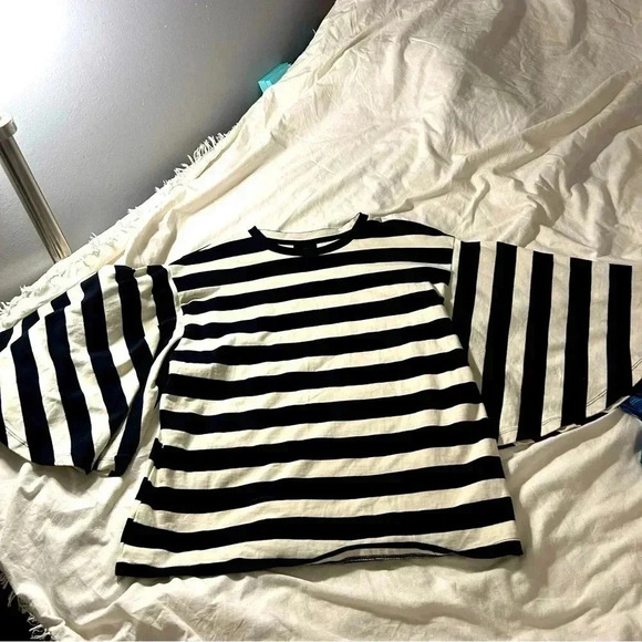 Striped Who What Wear top - Med - Picture 1 of 5